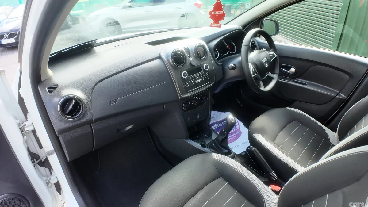 Dacia Sandero Stepway Hatchback, Diesel, 2019, White