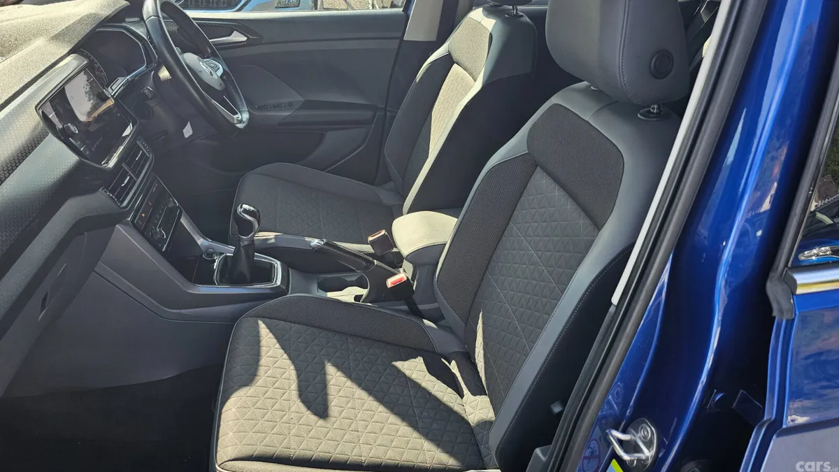 Volkswagen T-Cross Estate/Jeep, Diesel, 2020, Blue