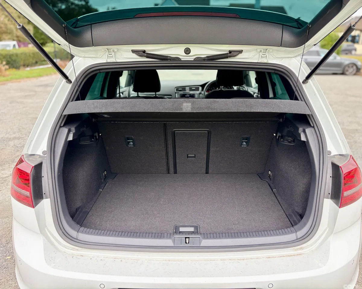 Volkswagen Golf Hatchback, Petrol, 2013, White