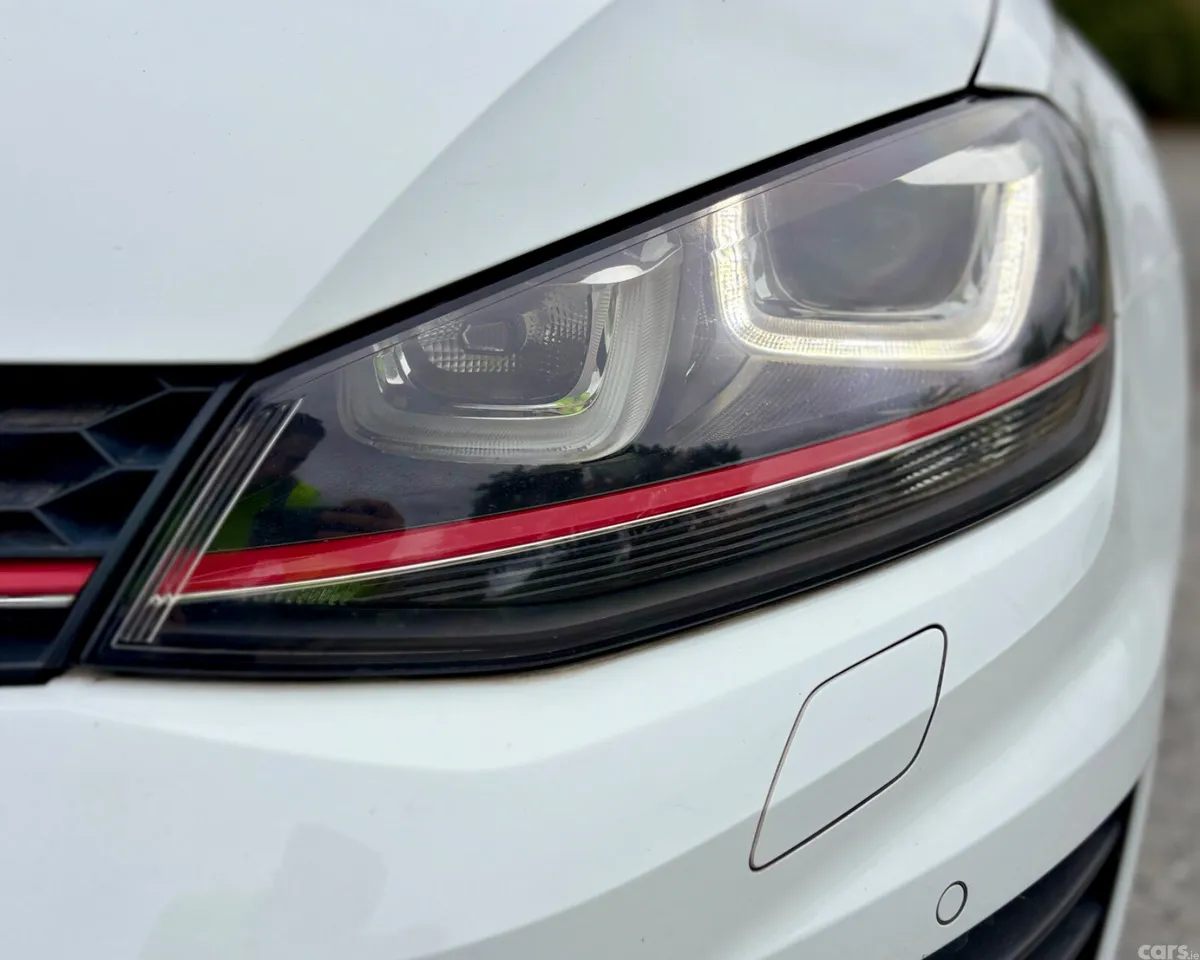 Volkswagen Golf Hatchback, Petrol, 2013, White