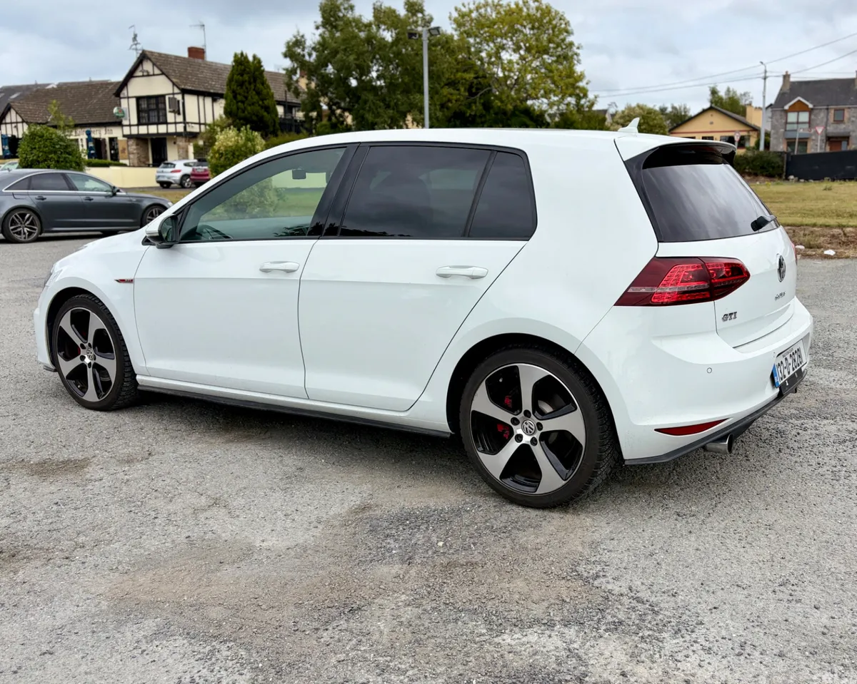 Volkswagen Golf Hatchback, Petrol, 2013, White