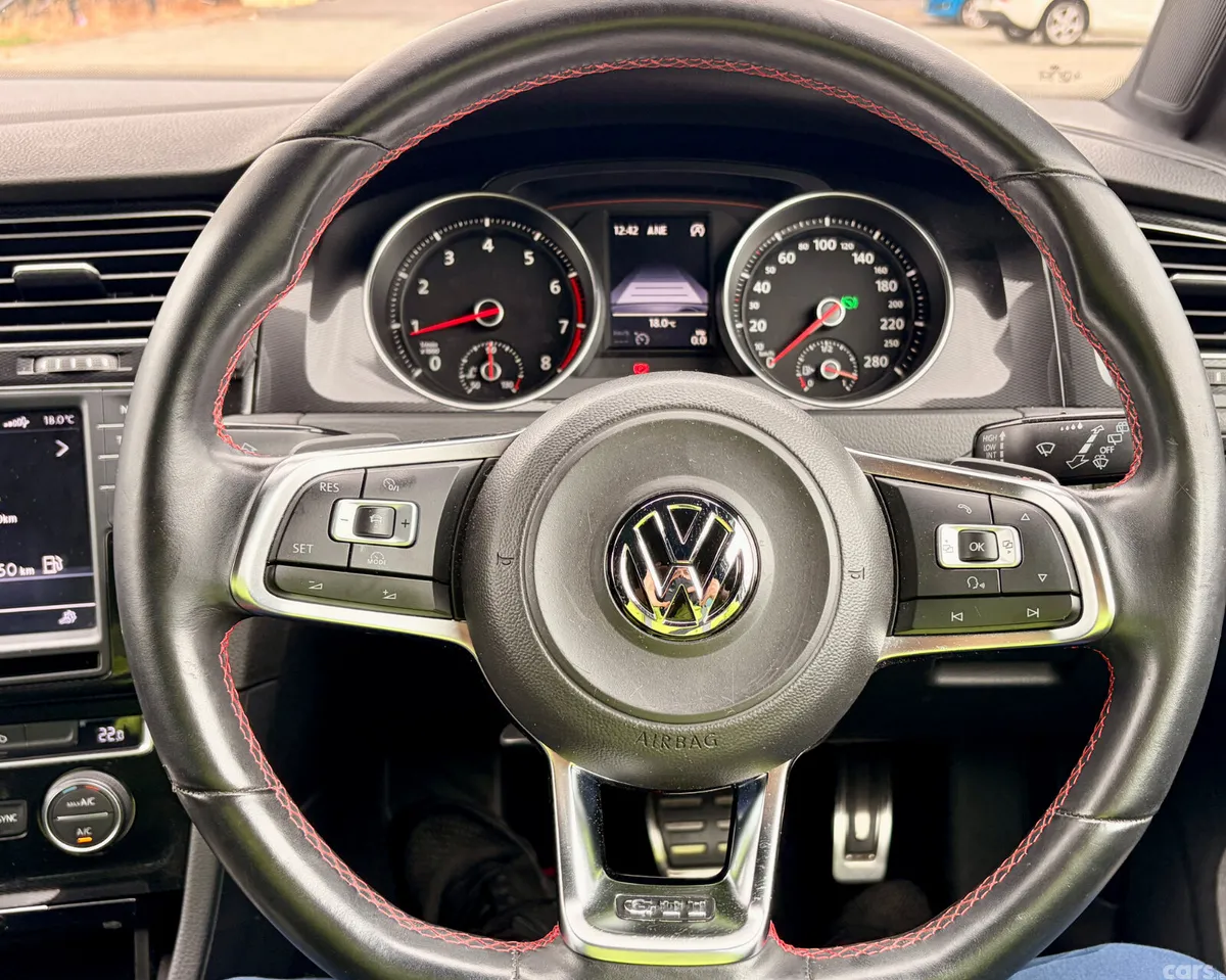 Volkswagen Golf Hatchback, Petrol, 2013, White