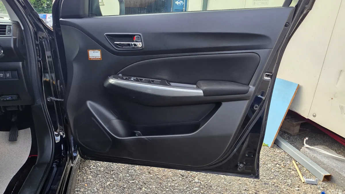 Suzuki Swift Hatchback, Petrol Hybrid, 2018, Black
