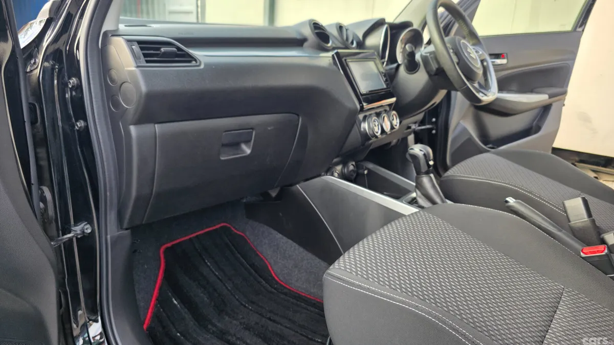 Suzuki Swift Hatchback, Petrol Hybrid, 2018, Black