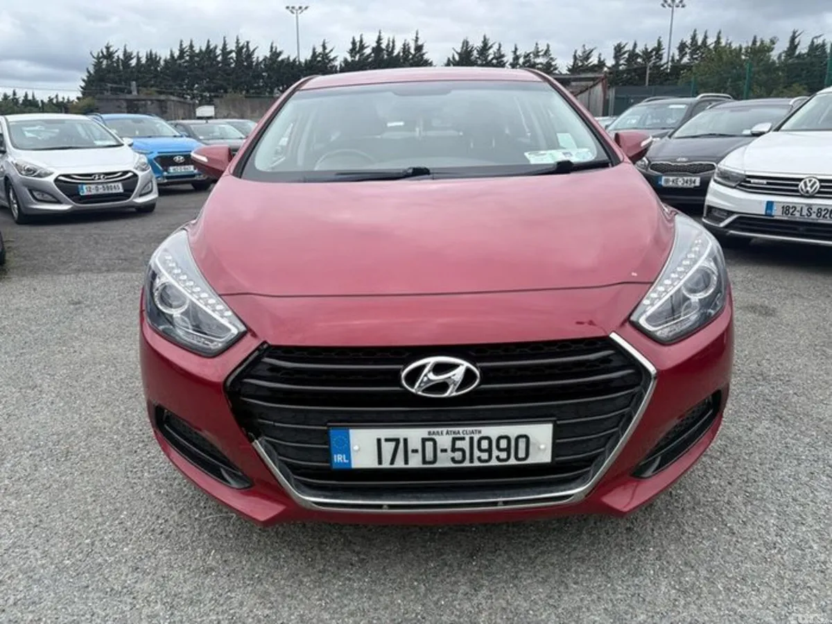 Hyundai i40 Saloon, Diesel, 2017, Red