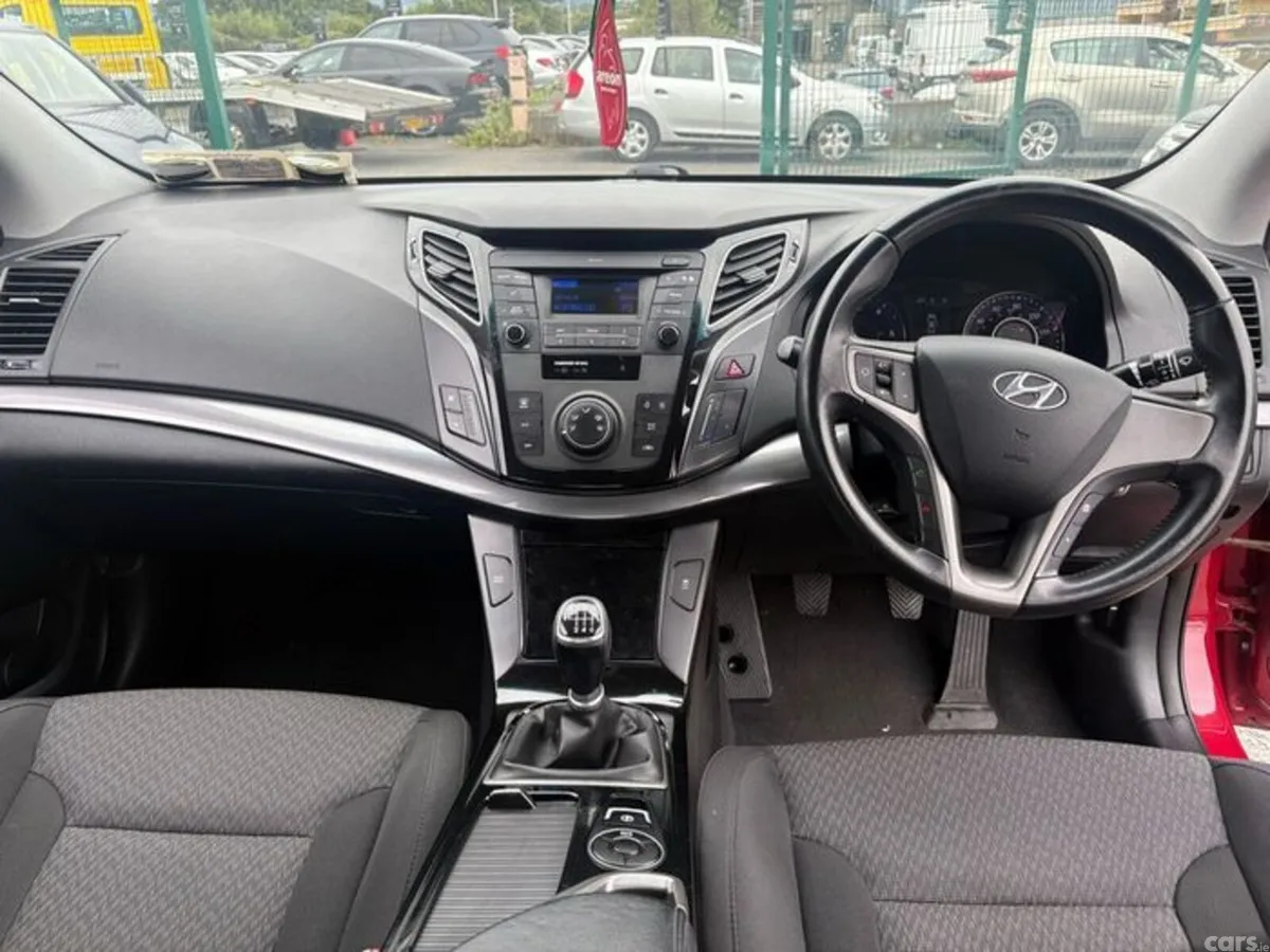 Hyundai i40 Saloon, Diesel, 2017, Red