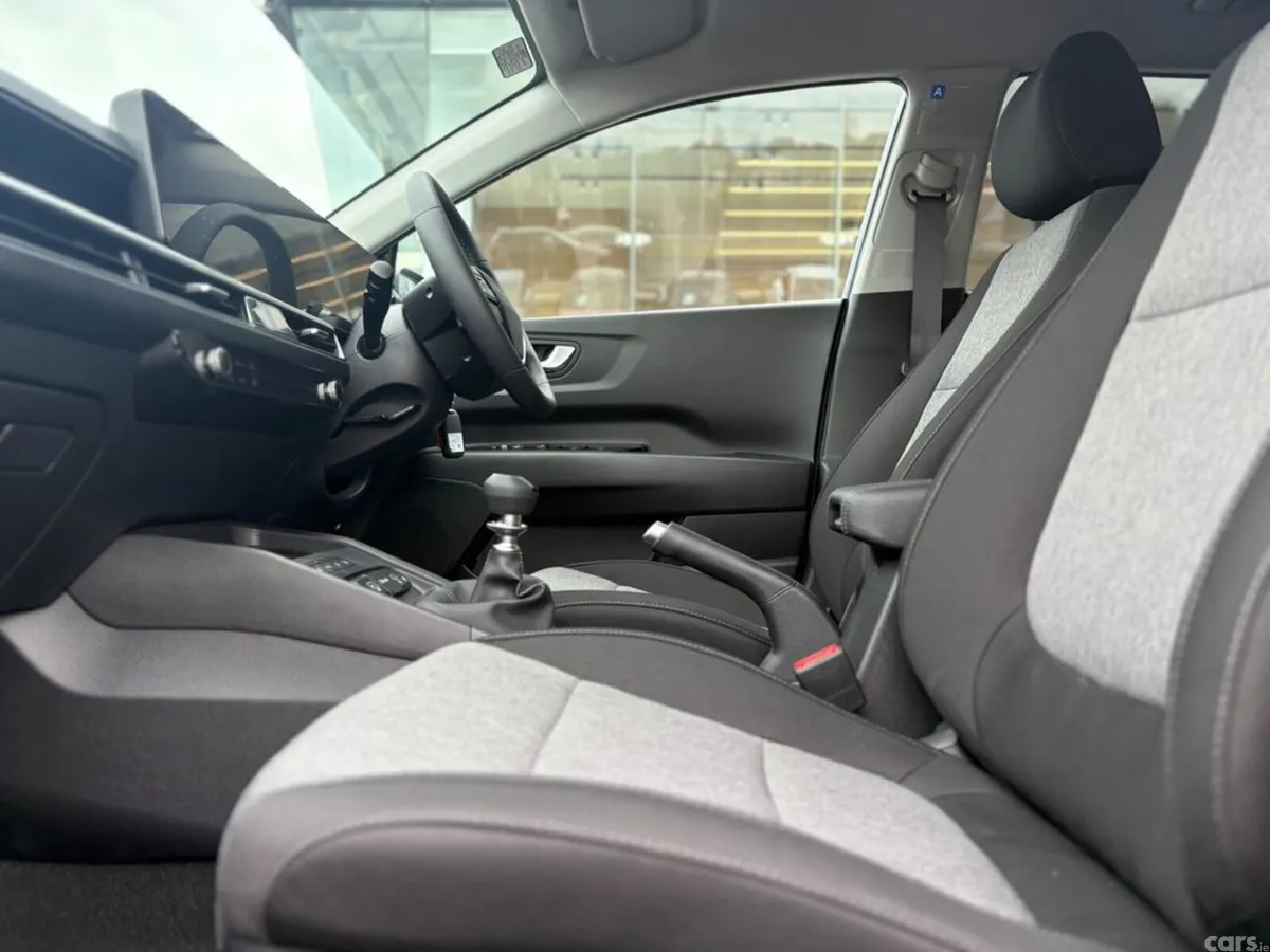 Kia Stonic Hatchback, Petrol, 2027, Blue