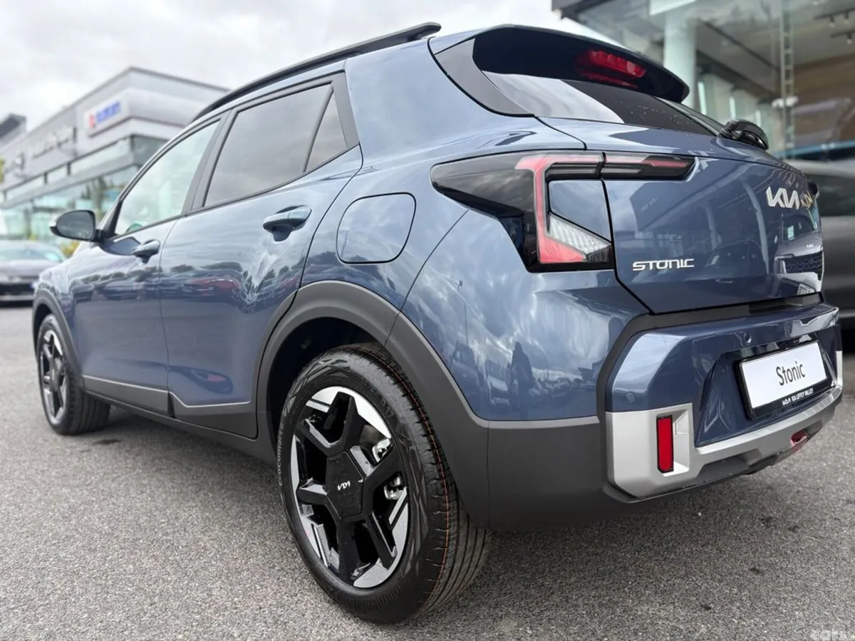 Kia Stonic Hatchback, Petrol, 2027, Blue