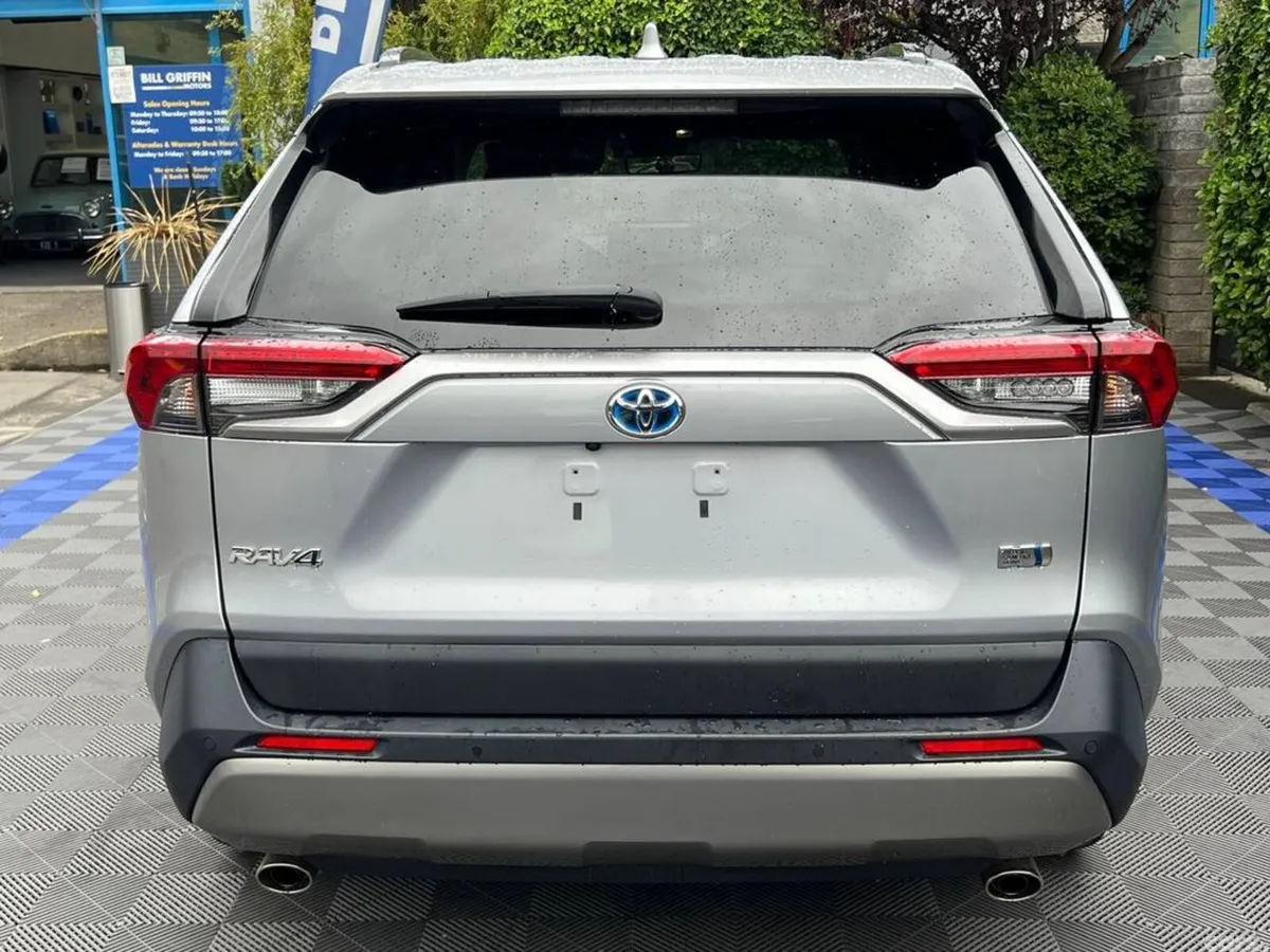 Toyota RAV4 SUV, Petrol Hybrid, 2023, Silver