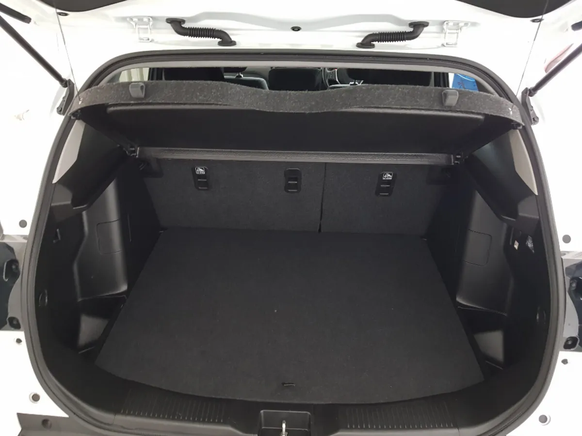 Suzuki SX4 Hatchback, Petrol, 2025, White