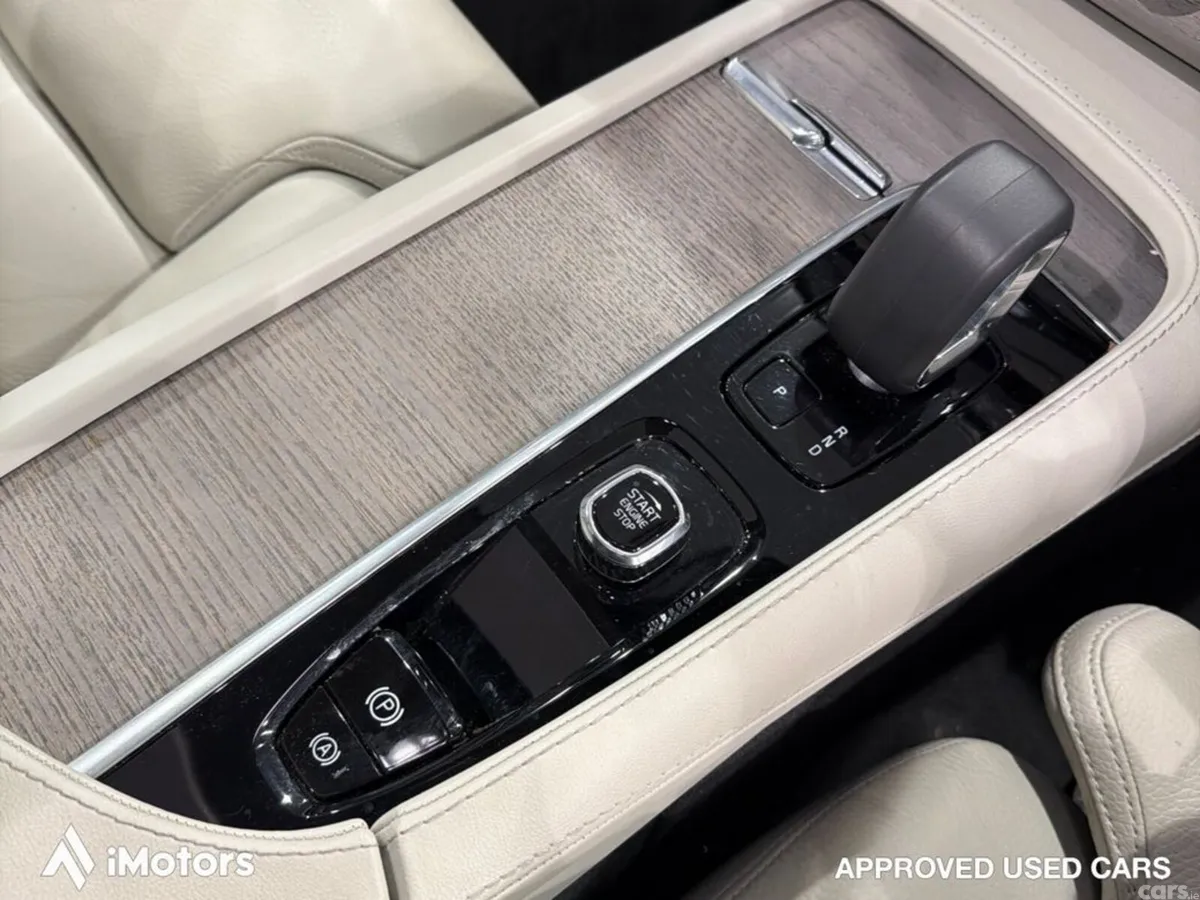 Volvo XC90 SUV, Petrol Plug-in Hybrid, 2024, Grey