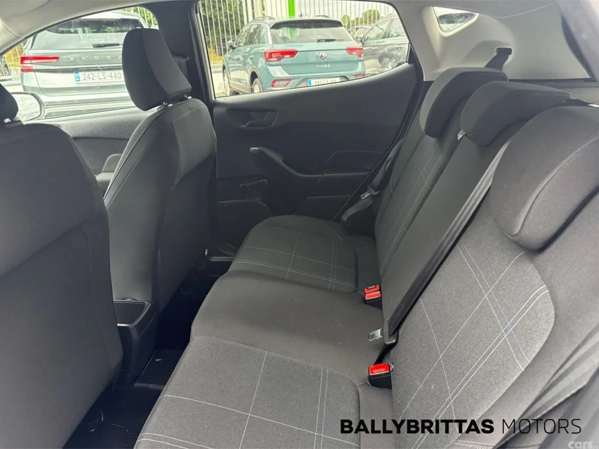 Ford Fiesta Hatchback, Petrol, 2021, White
