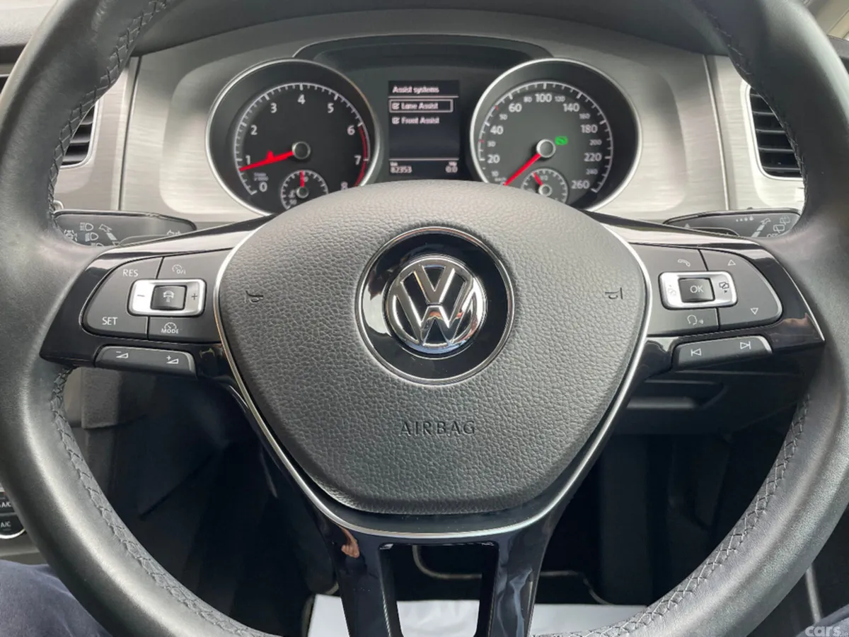 Volkswagen Golf Hatchback, Petrol, 2017, Red