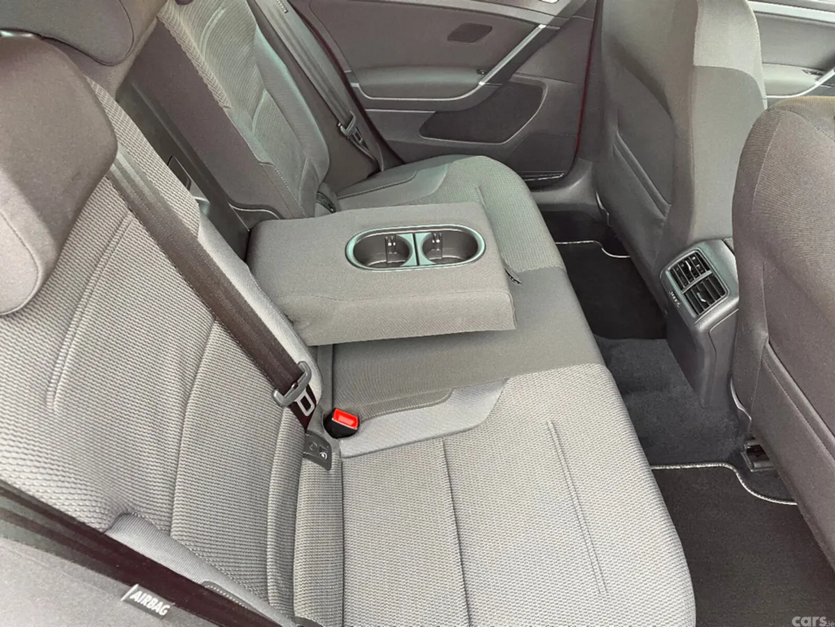 Volkswagen Golf Hatchback, Petrol, 2017, Red