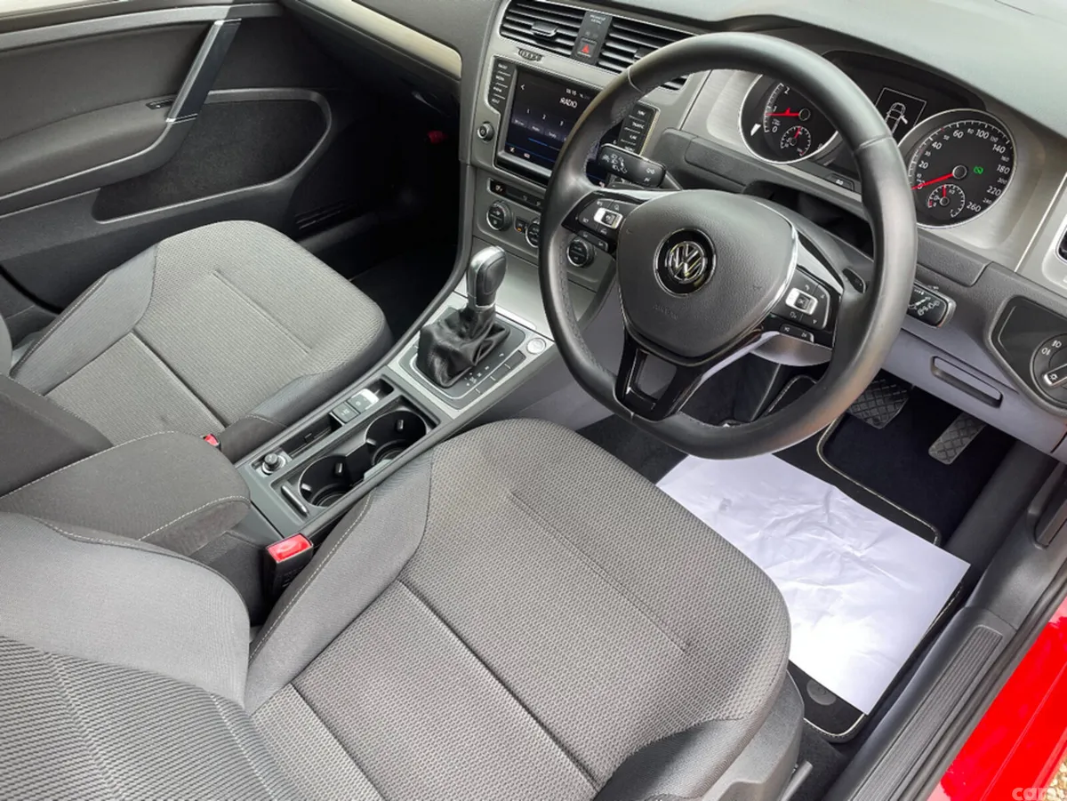 Volkswagen Golf Hatchback, Petrol, 2017, Red