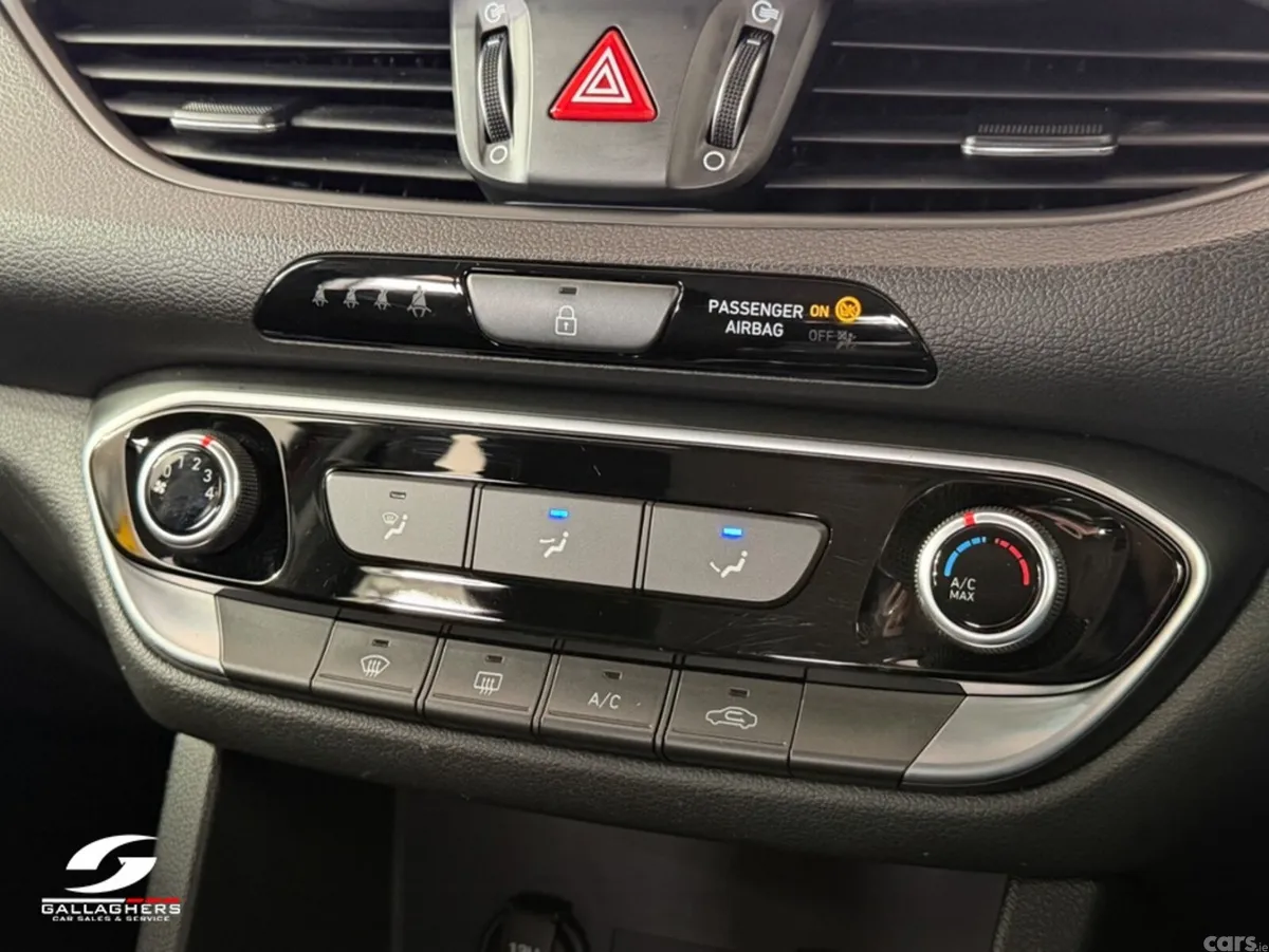 Hyundai i30 Hatchback, Diesel, 2017, Red