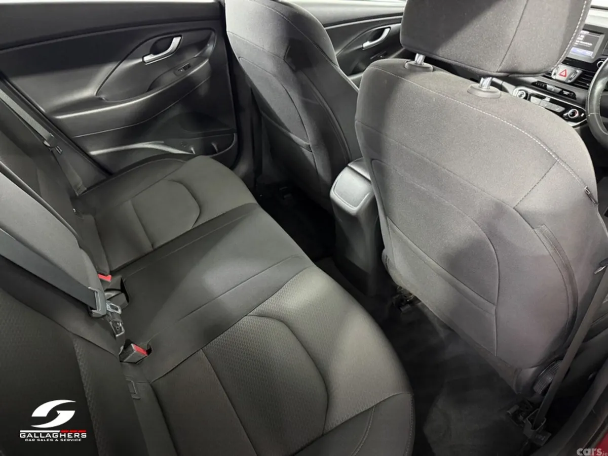 Hyundai i30 Hatchback, Diesel, 2017, Red