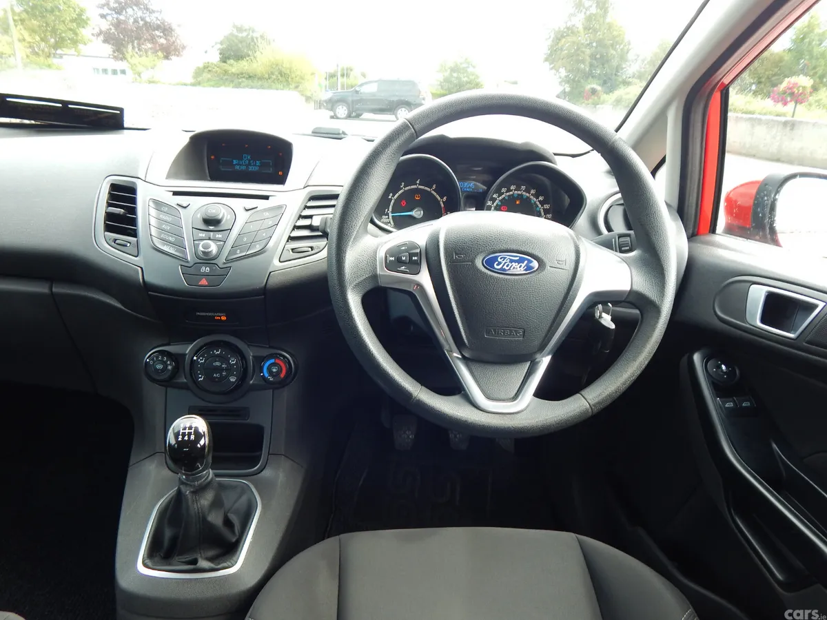 Ford Fiesta Hatchback, Petrol, 2015, Red