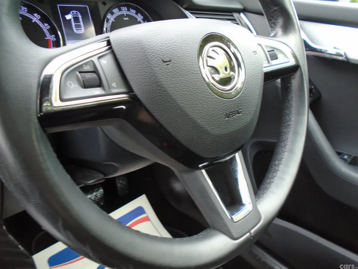 Skoda Octavia Saloon, Diesel, 2019, Grey