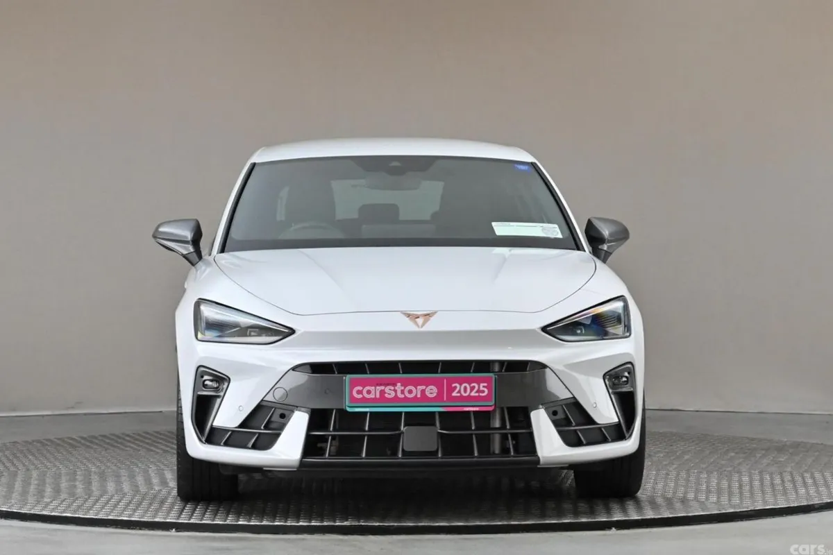Cupra Leon Hatchback, Petrol, 2025, White