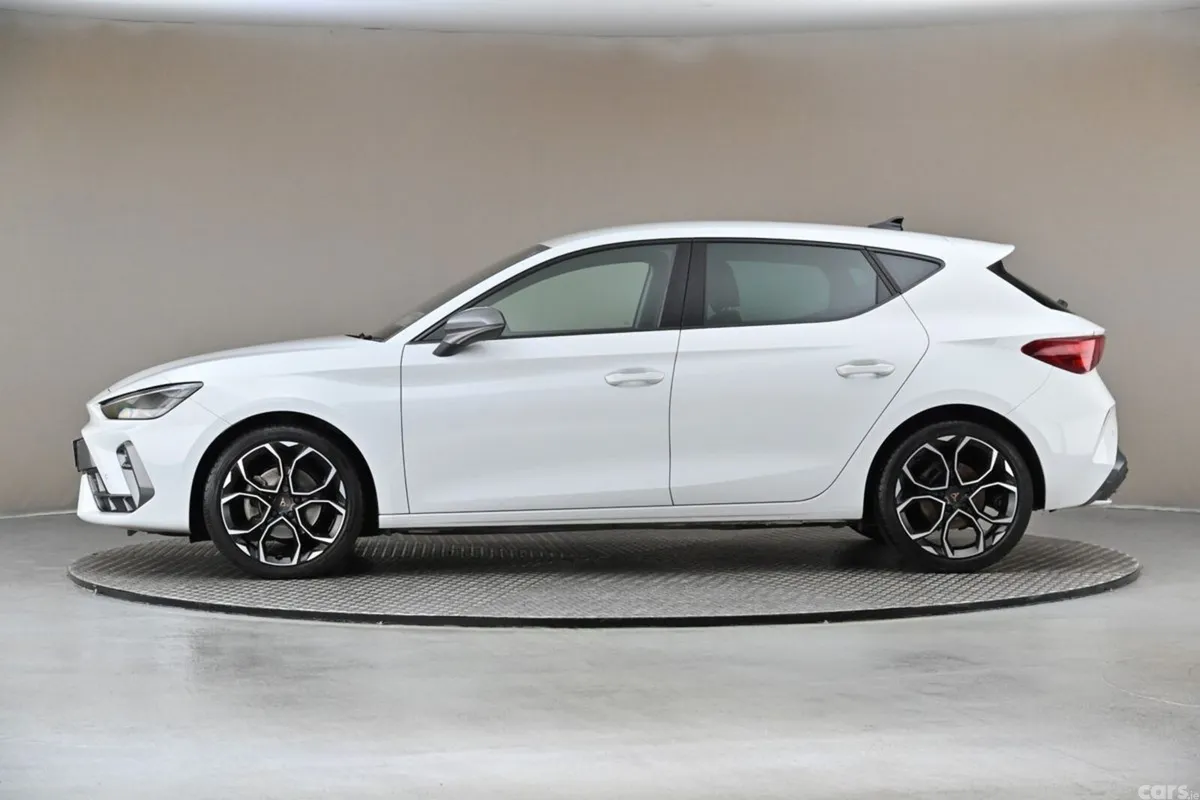 Cupra Leon Hatchback, Petrol, 2025, White
