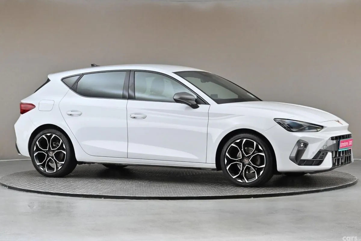 Cupra Leon Hatchback, Petrol, 2025, White