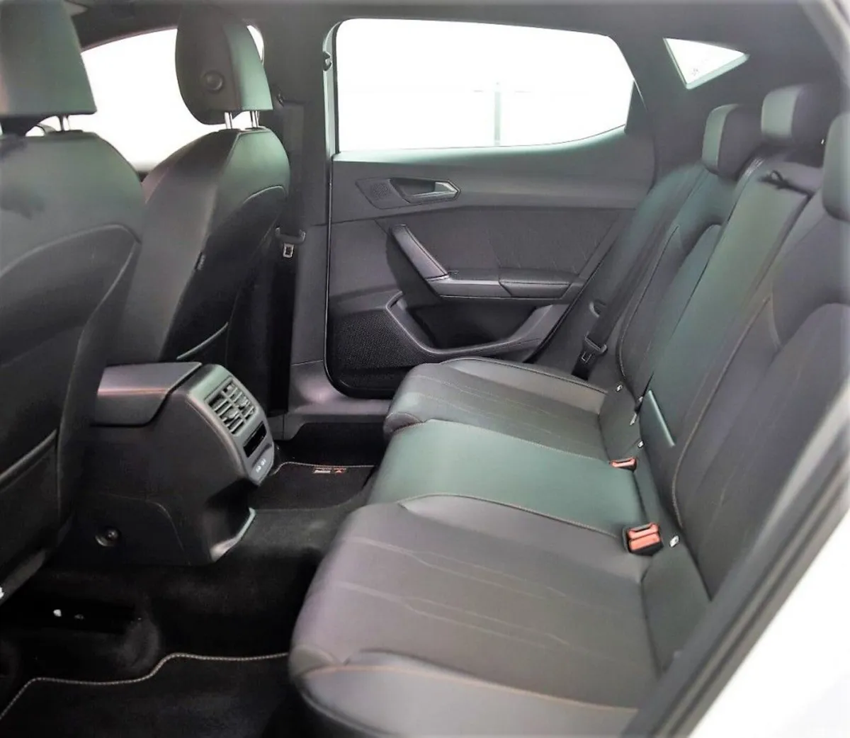 Cupra Leon Hatchback, Petrol, 2025, White