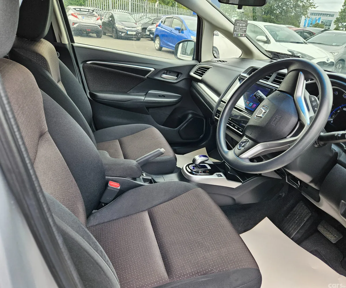 Honda Fit Hatchback, Petrol Hybrid, 2017, Silver