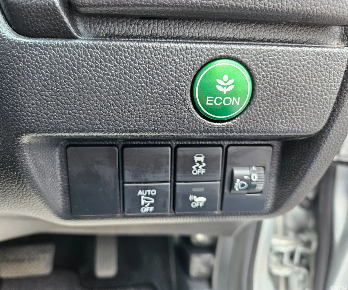 Honda Fit Hatchback, Petrol Hybrid, 2017, Silver