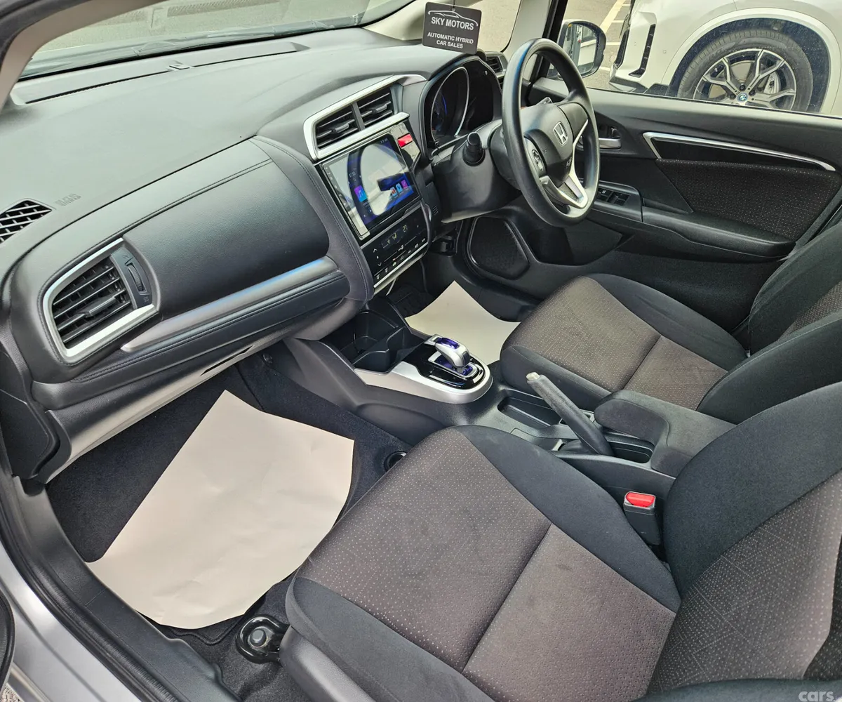 Honda Fit Hatchback, Petrol Hybrid, 2017, Silver