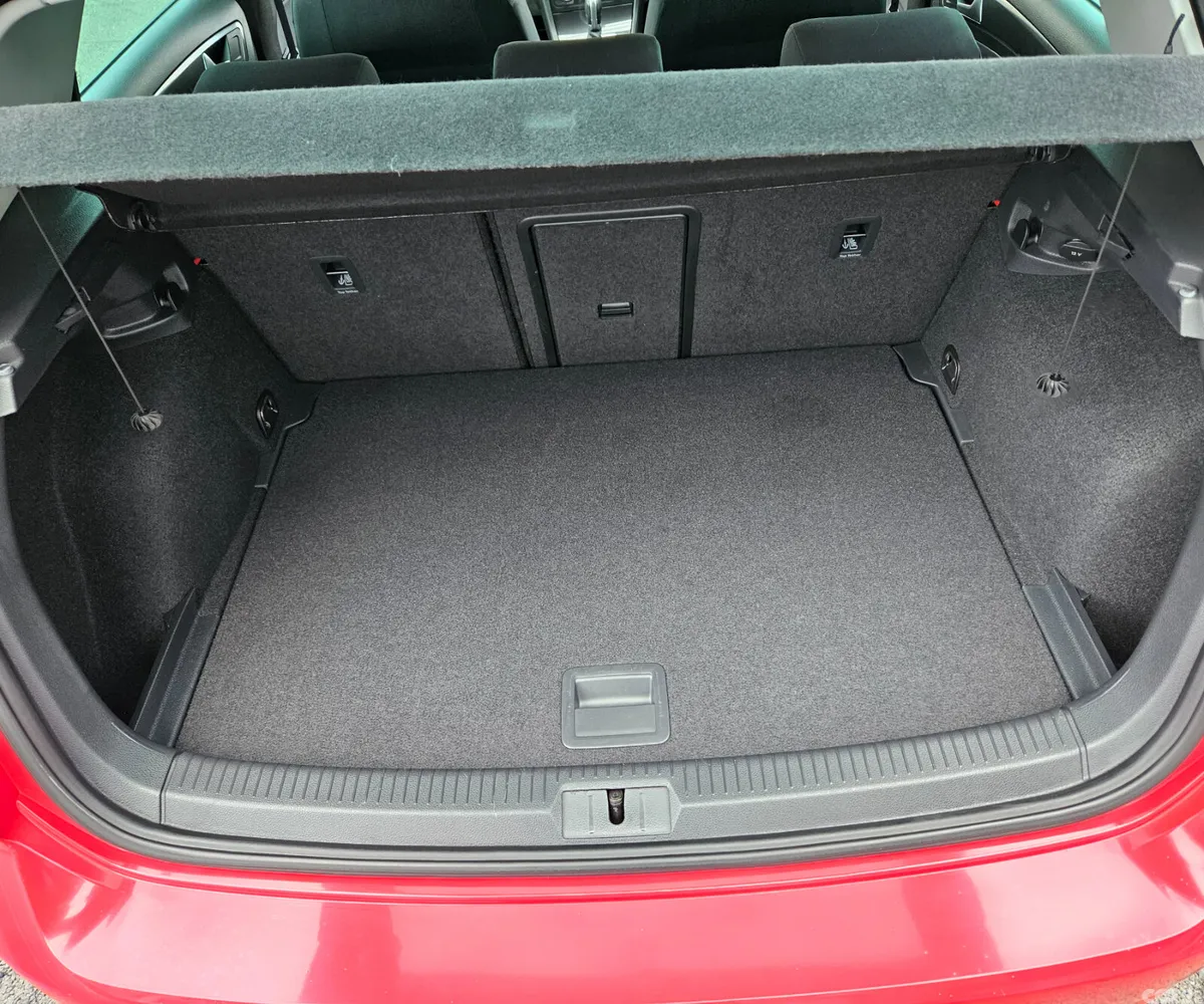 Volkswagen Golf Hatchback, Petrol, 2019, Red