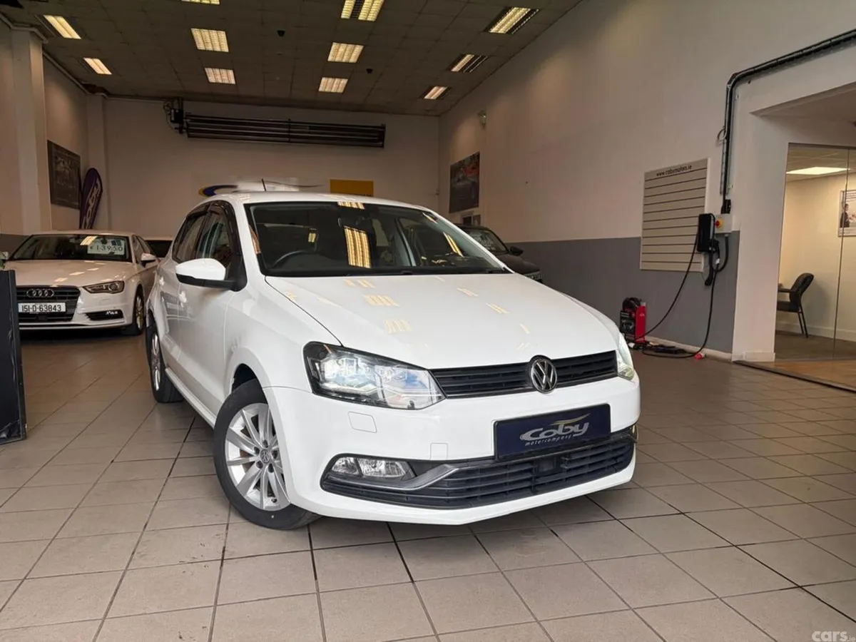 Volkswagen Polo Hatchback, Petrol, 2016, White
