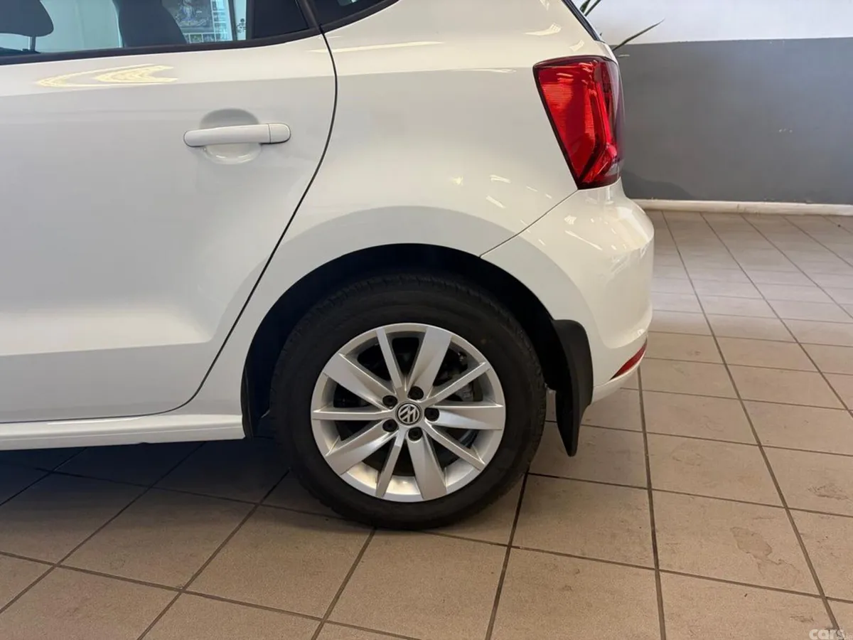 Volkswagen Polo Hatchback, Petrol, 2016, White