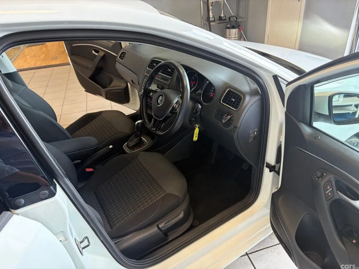 Volkswagen Polo Hatchback, Petrol, 2016, White