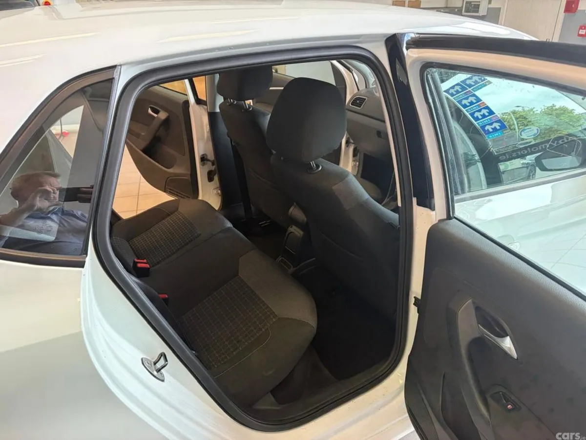 Volkswagen Polo Hatchback, Petrol, 2016, White