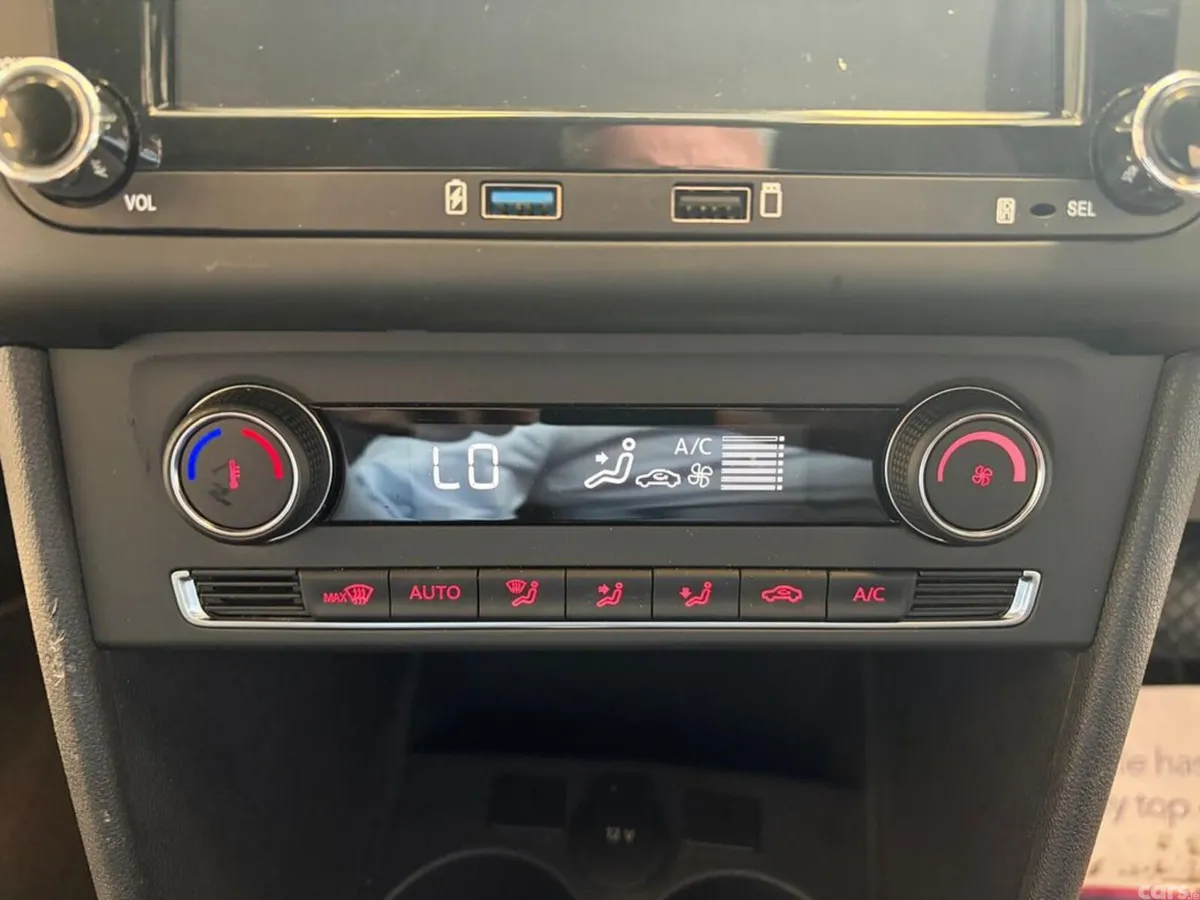 Volkswagen Polo Hatchback, Petrol, 2016, White