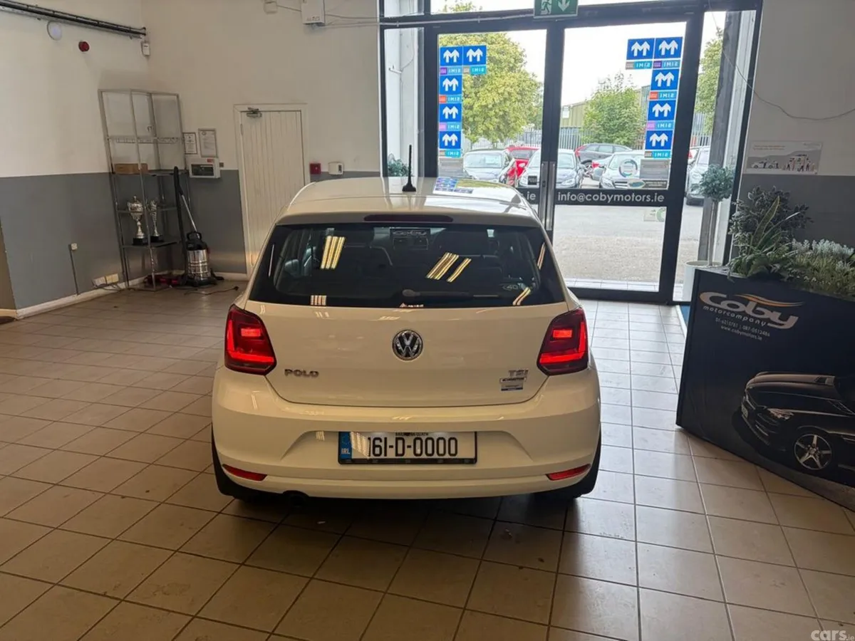 Volkswagen Polo Hatchback, Petrol, 2016, White