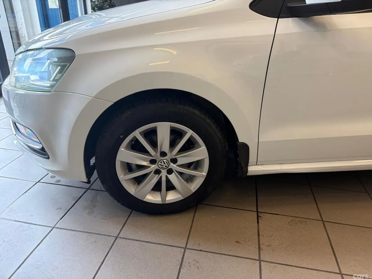 Volkswagen Polo Hatchback, Petrol, 2016, White