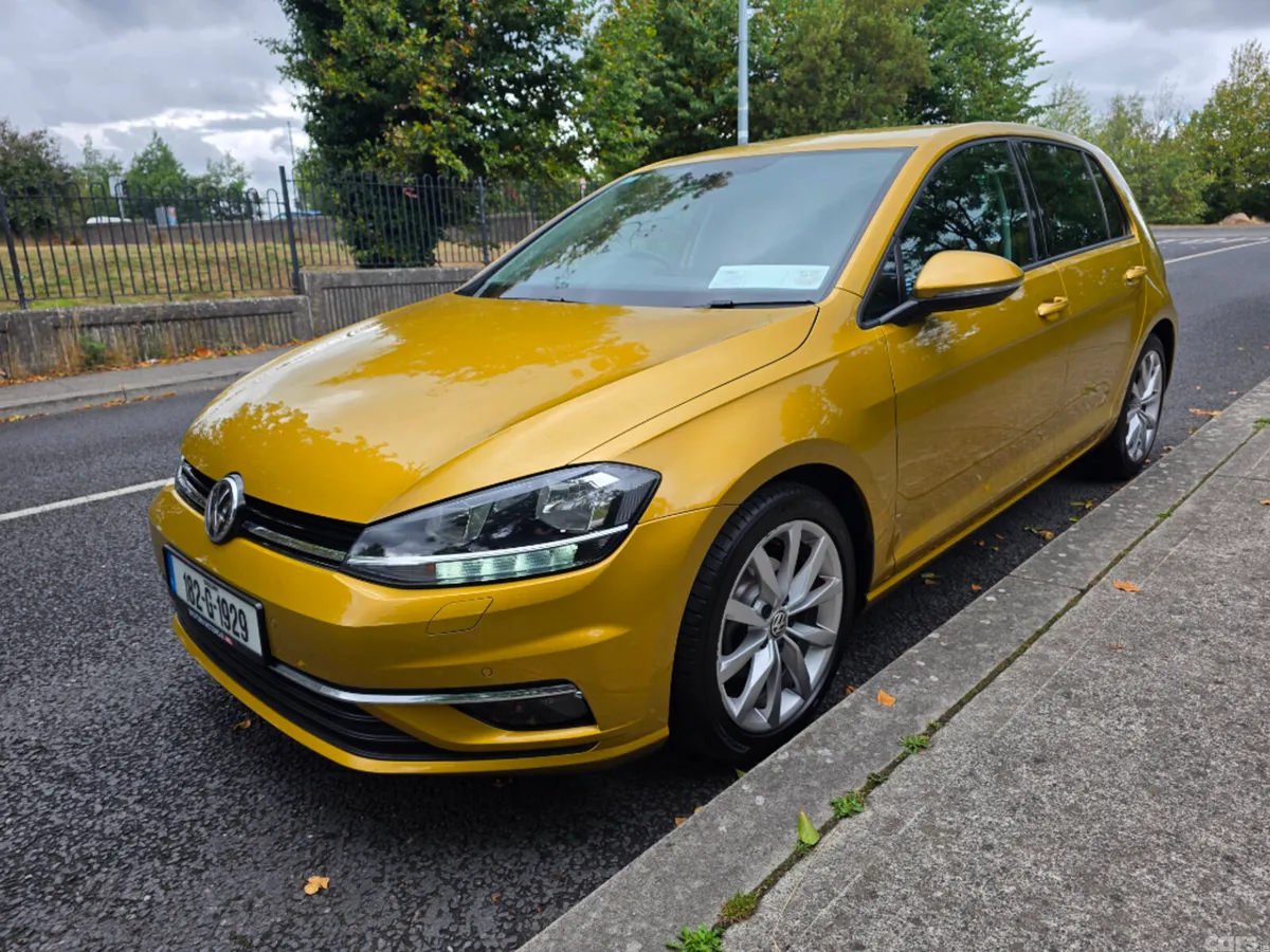 Volkswagen Golf Estate, Petrol, 2018, Yellow