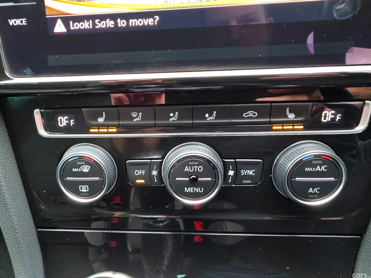 Volkswagen Golf Estate, Petrol, 2018, Yellow