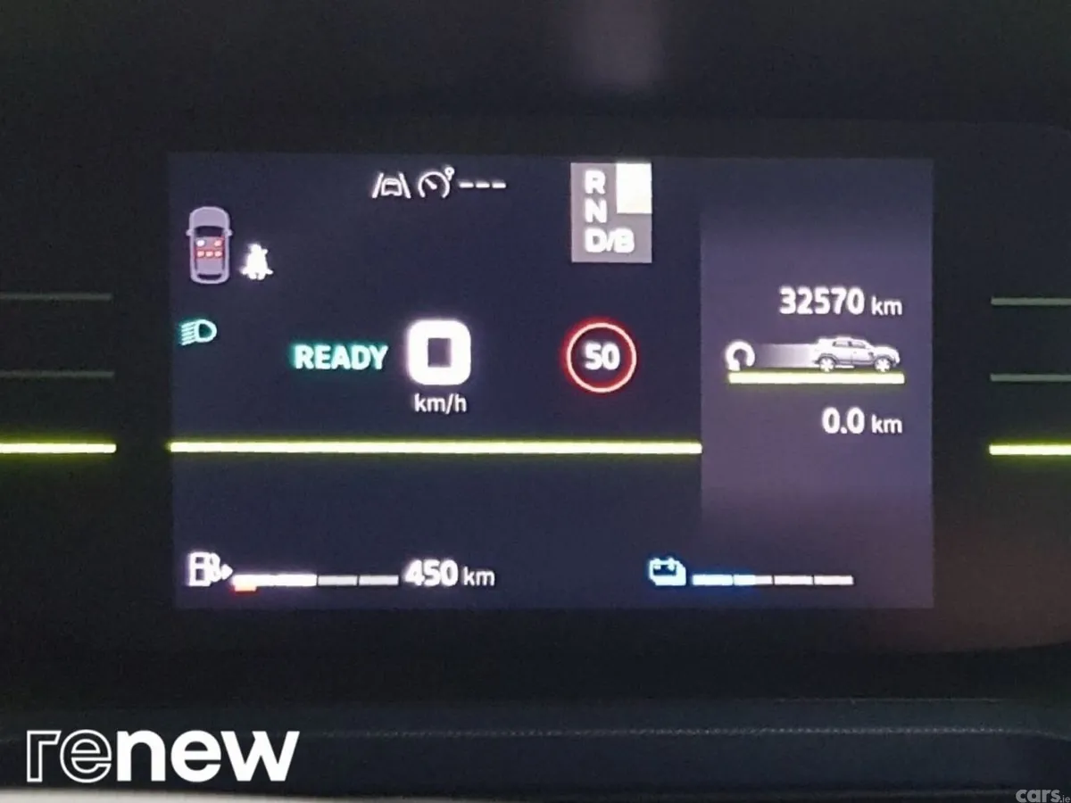 Dacia Duster SUV, Petrol Hybrid, 2025, White