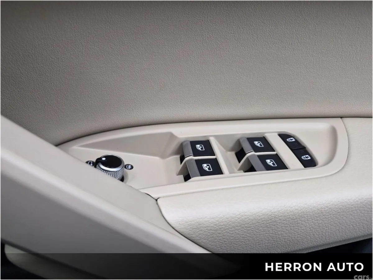 Audi Q5 SUV, Petrol Plug-in Hybrid, 2024, Blue