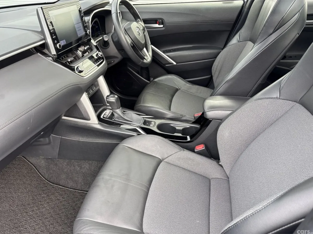 Toyota Corolla Cross SUV, Petrol Hybrid, 2022, Blue