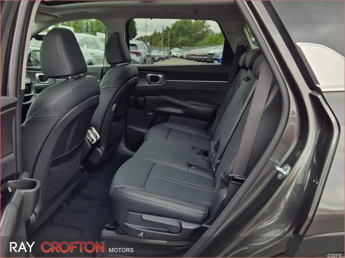 Kia Sorento SUV, Petrol Plug-in Hybrid, 2026, Grey
