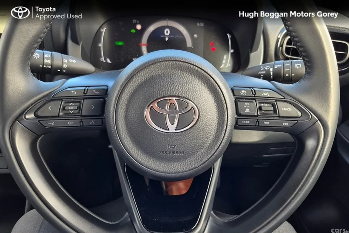 Toyota Yaris Cross SUV, Petrol Hybrid, 2026, White