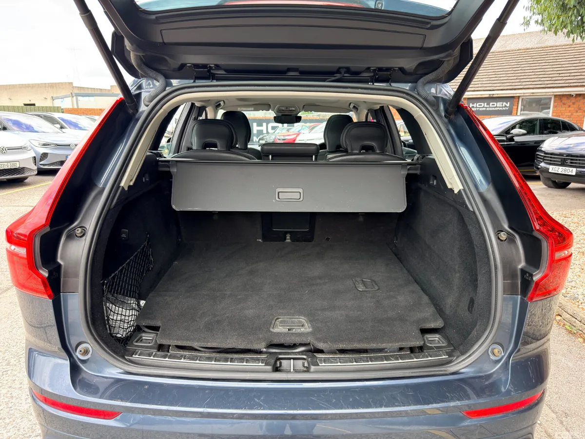 Volvo XC60 SUV, Petrol Hybrid, 2023, Blue