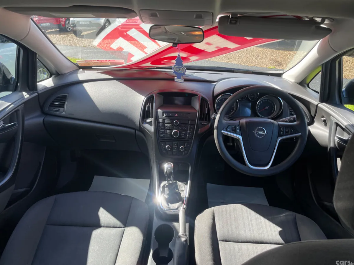 Opel Astra Hatchback, Diesel, 2015, Black