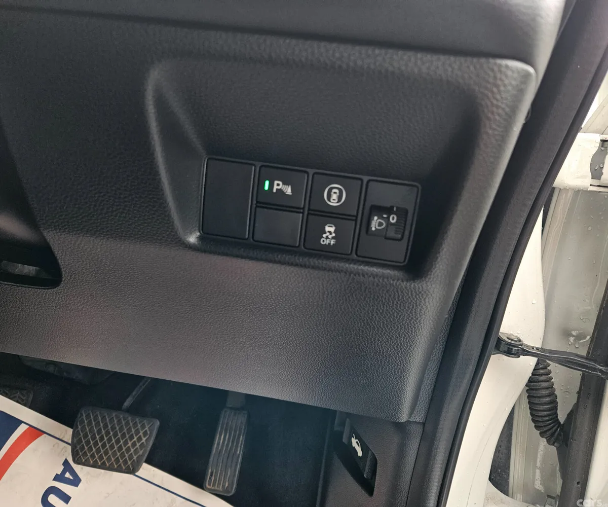 Honda Fit Hatchback, Petrol Hybrid, 2021, White