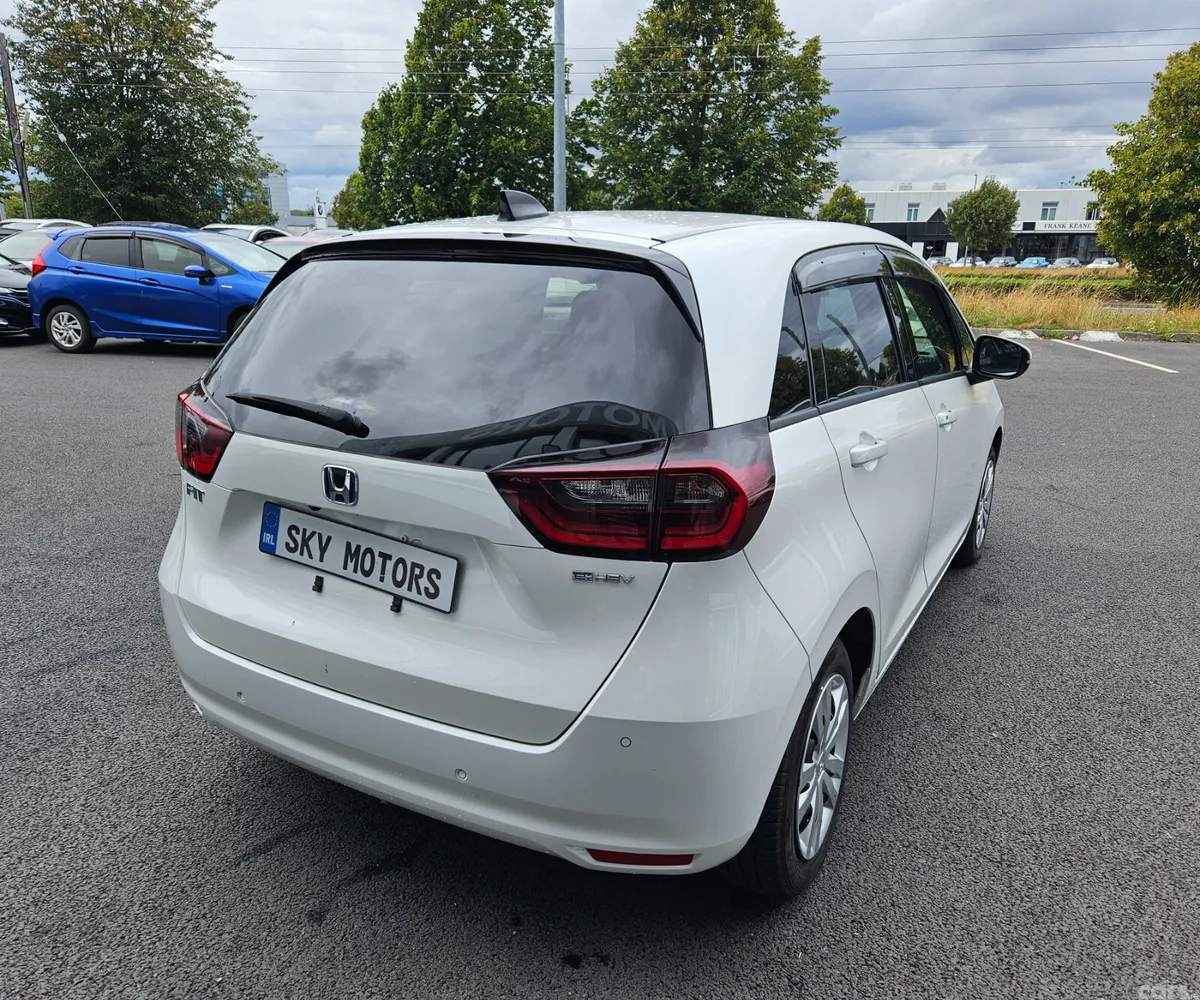 Honda Fit Hatchback, Petrol Hybrid, 2021, White