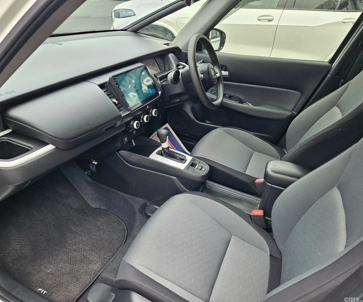 Honda Fit Hatchback, Petrol Hybrid, 2021, White